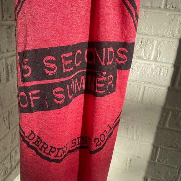 5 Seconds Of Summer band concert short sleeve tee red Small - Picture 7 of 8